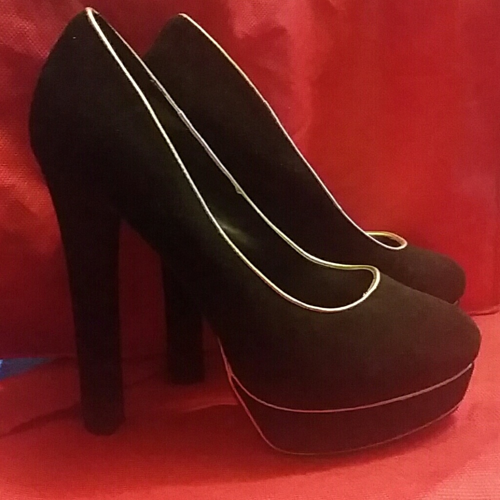 Steve Madden pumps